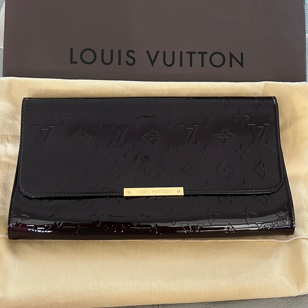Louis Vuitton Vernis Amarante Robertson Pochette
